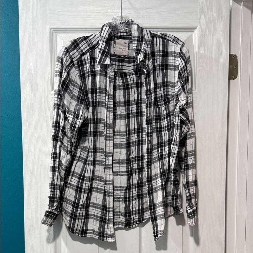 Women’s Black and White Plaid Shirt